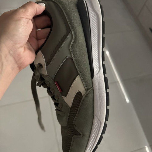 Levi's men's casual shoes like new, size 43