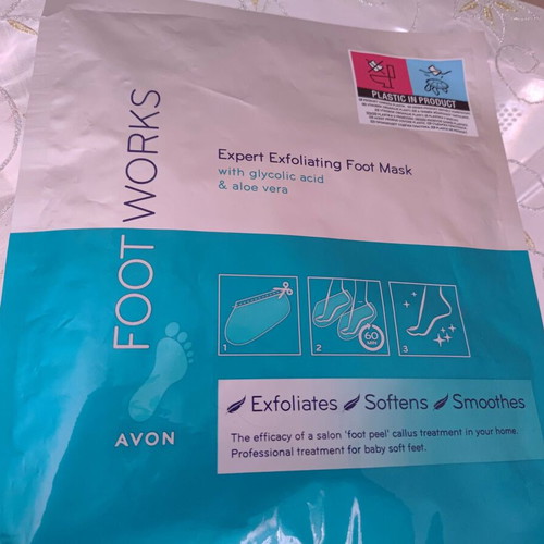 Avon Foot Works Expert Exfoliating Foot Mask with Glycolic Acid