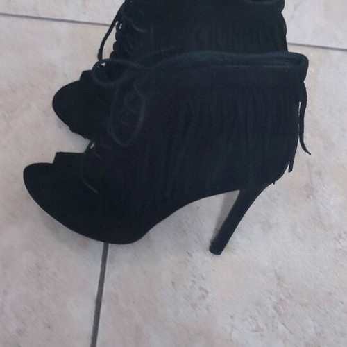 Alta Moda Suede high-heeled ankle boots like new, size 39, black