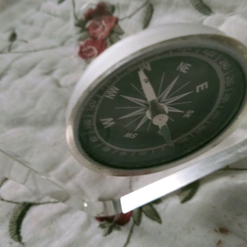 Vintage Johnnie Walker paperweight with compass like new, collectible