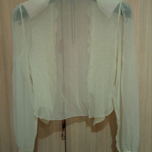 Vintage Chic bolero like new, ecru with lace and embossed texture