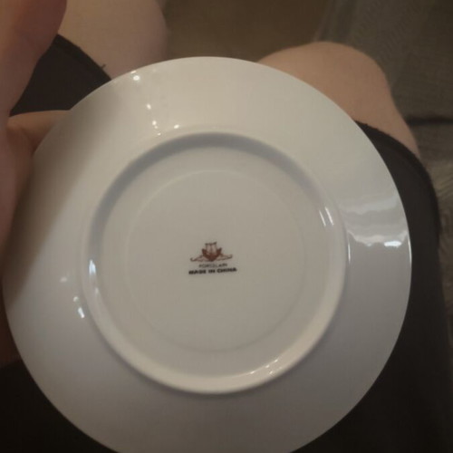 Chinese porcelain saucers set of 6, like new
