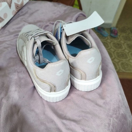 Athletic shoes new, size 37, pink