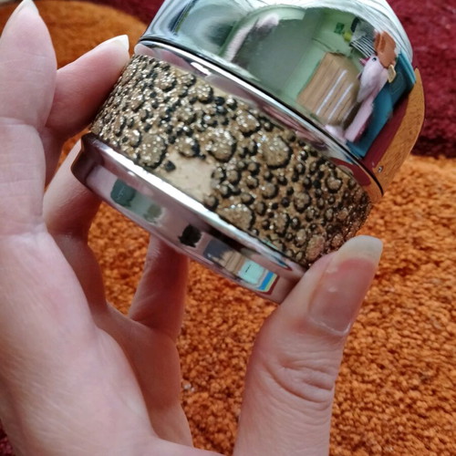 Windproof metal ashtray like new with lid