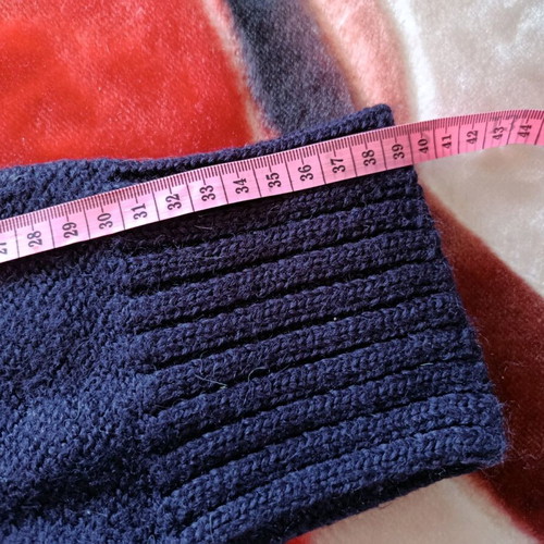 Purple knit sweater like new with unique collar, size L