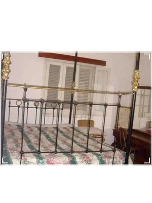 Κρεβάτι μεταχειρισμένο χωρίς στρώμα