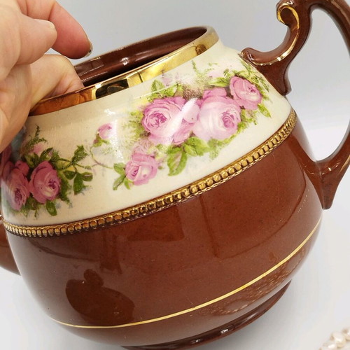 Ceramic teapot used, English style for tea