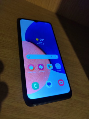 Samsung A22 5G 64GB smartphone used