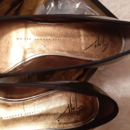 Giuseppe Zanotti metallic leather flat ballerinas size 36 like new