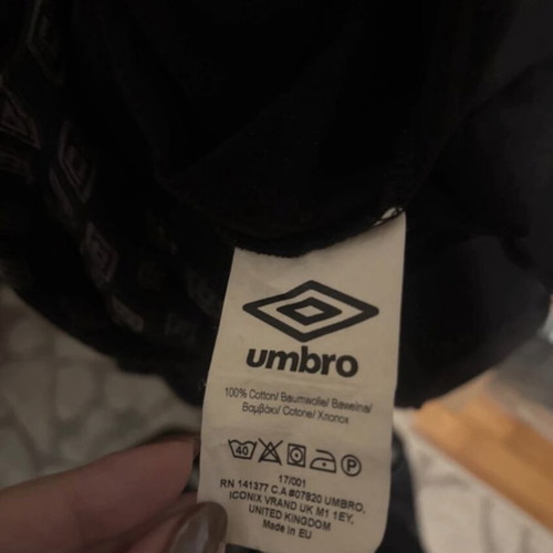 Umbro sweatshirt like new, black, size S