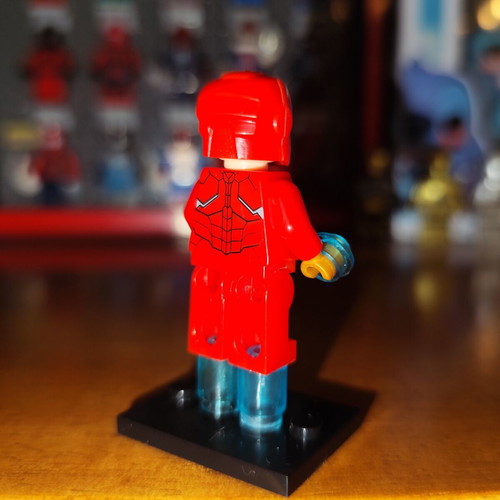 Invincible Iron Man figure like new with accessories