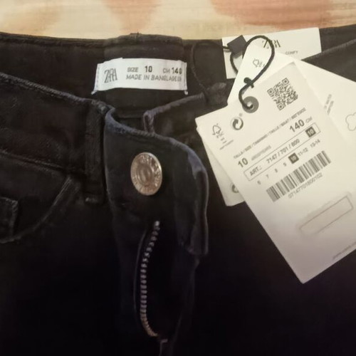 Zara pants new, elastic, black for 10 years 140 cm