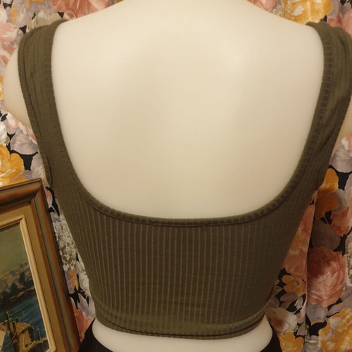 Primark top olive green like new, size S