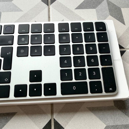 Magic Keyboard with Touch ID and Numeric Keypad for Mac, like new
