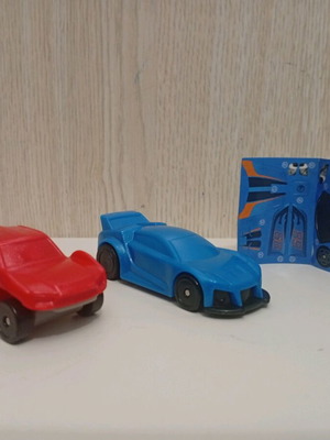 Hotwheels συλλεκτικά σπορ αμαξάκια Nestle με κίνηση μεταχειρισμένα, σετ