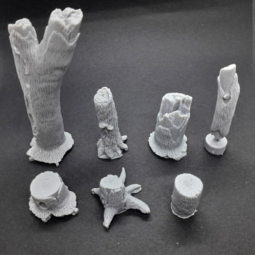 Tree trunks 1/35 scale like new, set of 7 resin