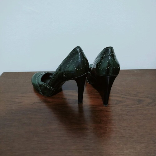Guess pumps size 39 like new