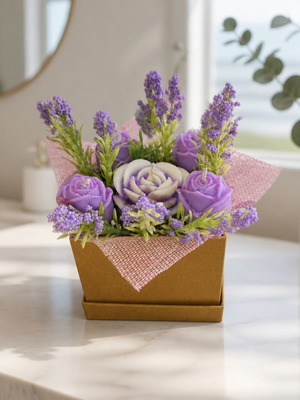 Decorative box with aromatic soy wax flowers