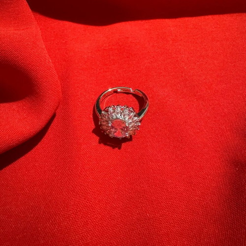 Cocktail ring silver rosette fashion jewelry with pink stone like new