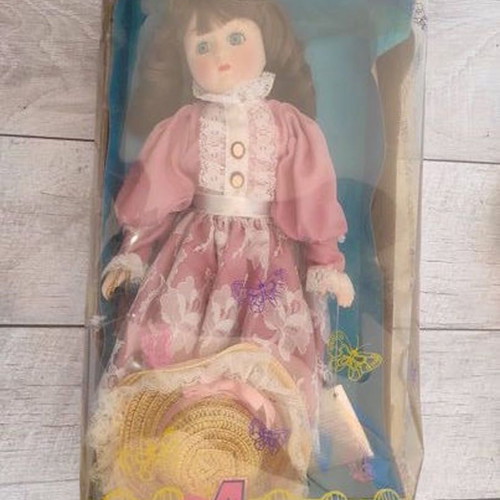 Porcelain doll The Heritage Mint Collection Alicia new, height 40 cm
