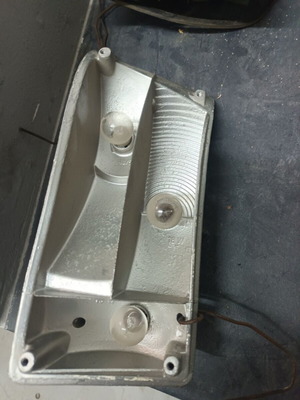 Φαναρι πίσω BMW 1602-1802 μεταχειρισμένο χωρίς ζελατίνα