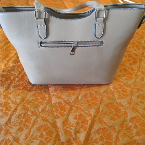 Shoulder bag like new, beige with three inner pockets