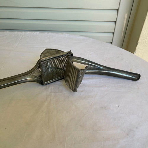 Set of used vintage kitchen items