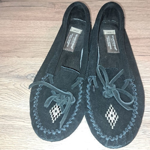 Manitobah Mukluks women's moccasins like new, black leather, size 39