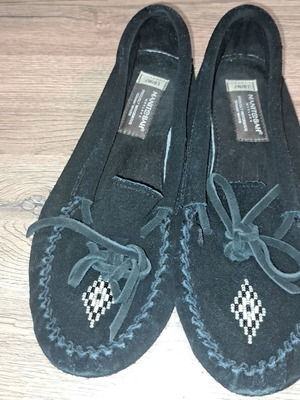 Manitobah Mukluks women's moccasins like new, black leather, size 39