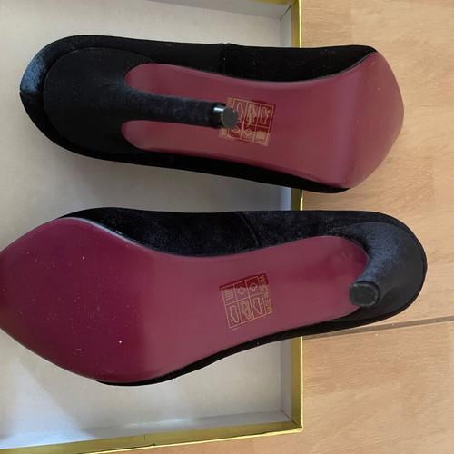 Suede shoes new, size 39, black