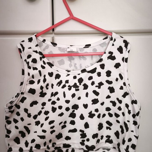 Crop Top size 11 years like new, black and white