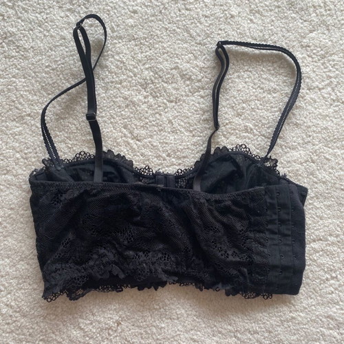 Oysho black lace bra with side clasp and adjustable straps like new