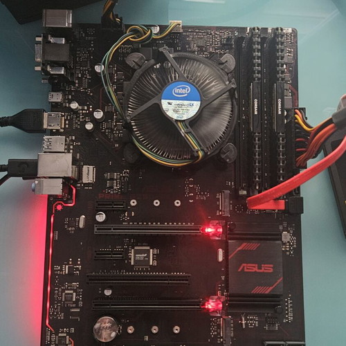 Asus Prime 250 Plus motherboard set with Intel i5 7500, backplate, heatsink