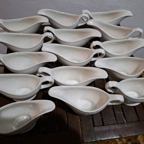 Vintage McNicol China Gravy Boats pack of 16, like new, ironstone porcelain