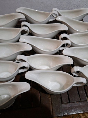 Vintage McNicol China Gravy Boats pack of 16, like new, ironstone porcelain