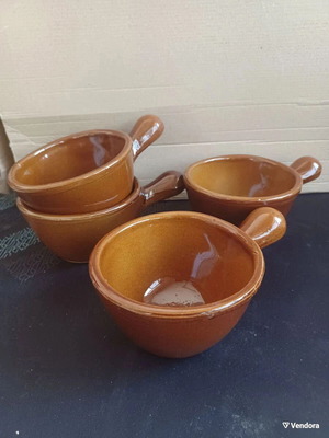 Set of 4 soup bowls like new