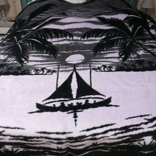 Acrylic double winter blanket like new, purple and black design 200x220