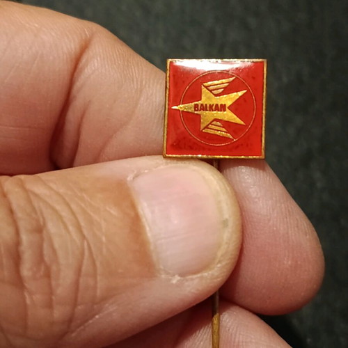 BALKAN AIRLINES pin like new