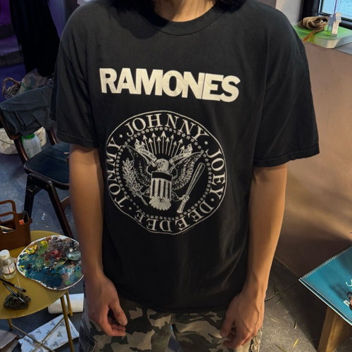 Ramones vintage Y2K merch tee shirt used, size L