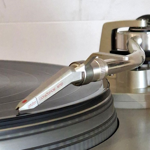 Technics SL-D2 Direct Drive turntable with Ortofon Concorde head used