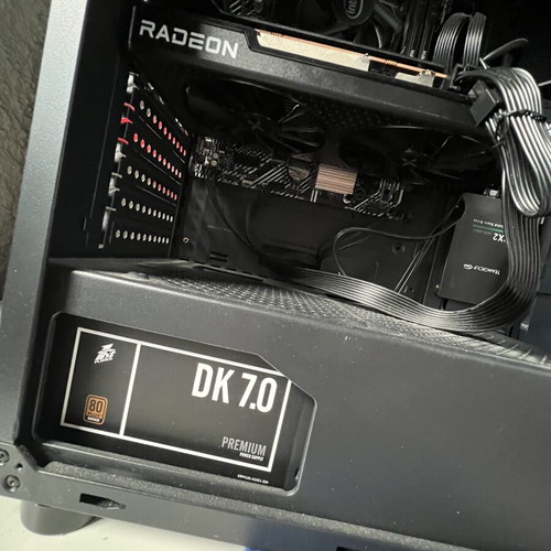 Gaming PC Intel Core i5-11400, AMD Radeon RX 6600 XT, like new