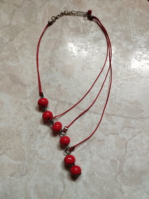 Handmade red necklace like new