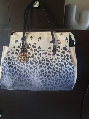 Women's shoulder bag new, black and white