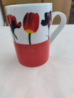 Ceramic mug like new with tulip design