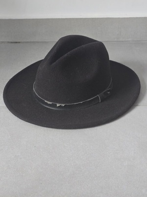 Italian vintage leather hat, black