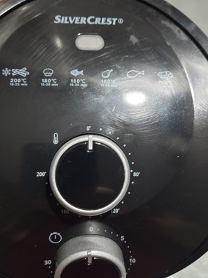 Silver Crest Air Fryer small, like new, minor side crack