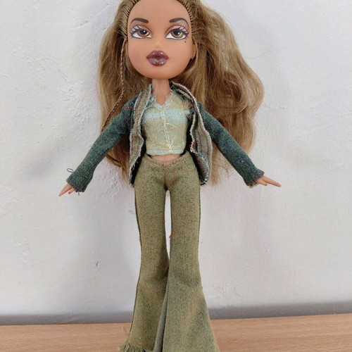 Bratz Funk N’ Glow Yasmin 2002 used doll