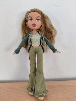 Bratz Funk N’ Glow Yasmin 2002 used doll