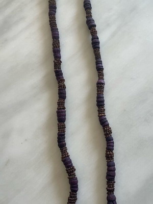 Μακρύ κολιέ σαν καινούργιο σε απόχρωση του μωβ