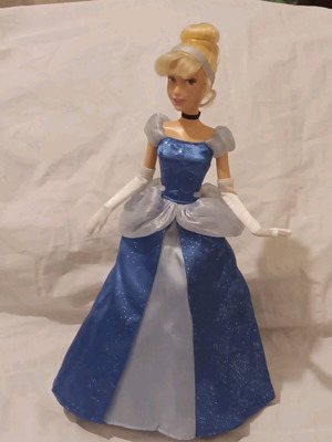 Disney Store Cinderella doll used with original outfit and factory hairstyle